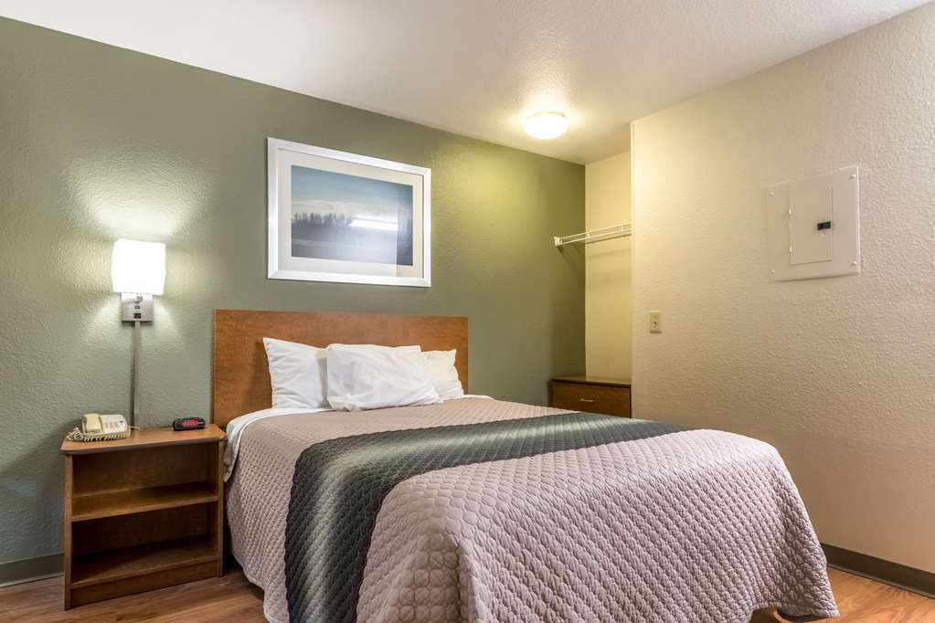 Hometowne Studios By Red Roof Salem, Or Quarto foto